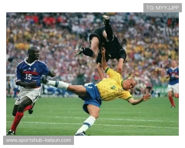 回顾老一辈世界足球球星的辉煌成就与历史影响力